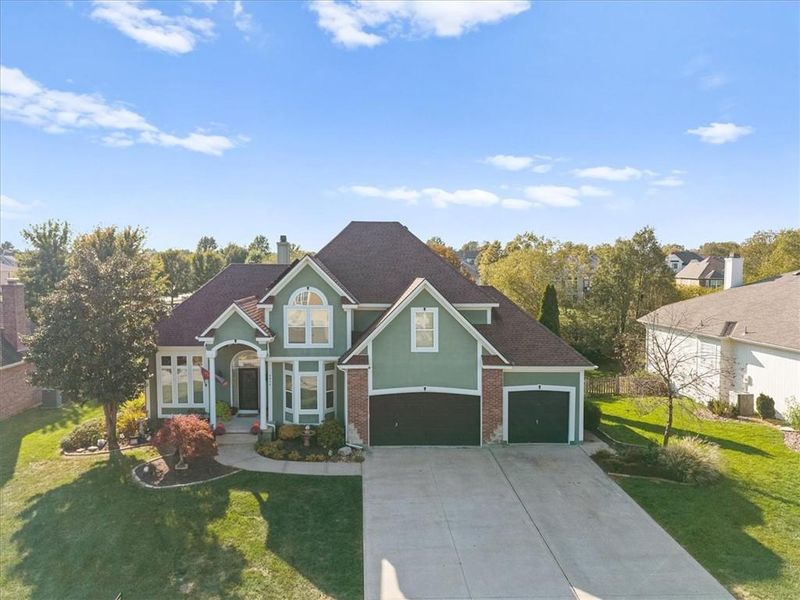 4424 SW Gull Point Dr, Lee's Summit, MO 64082