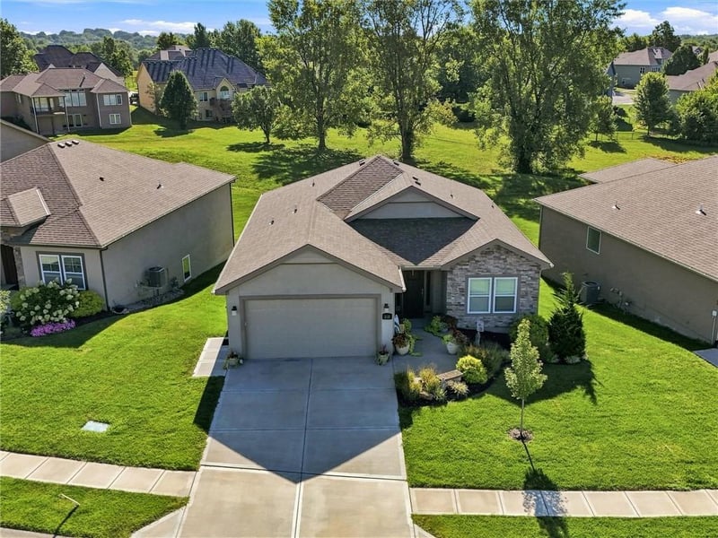 2113 Greenfield Point, Kearney, MO 64060