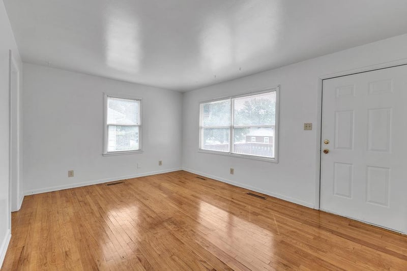 3211 Mark Twain Dr, St Joseph, MO 64501