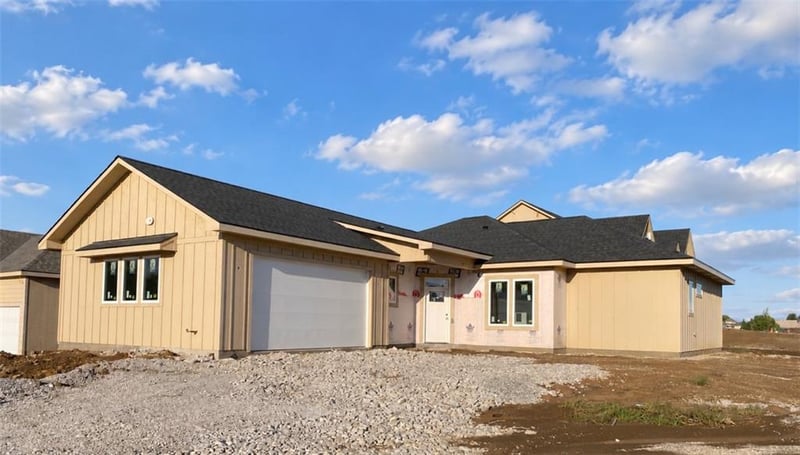 19329 Skyview Ln, Spring Hill, KS 66083