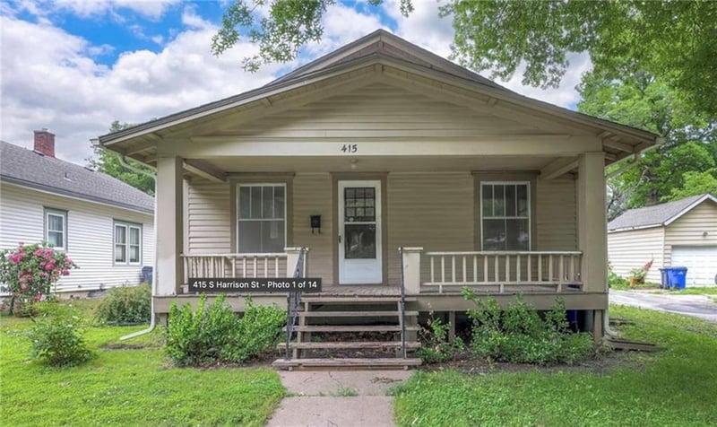 9201 W 98th Ter, Overland Park, KS 66212