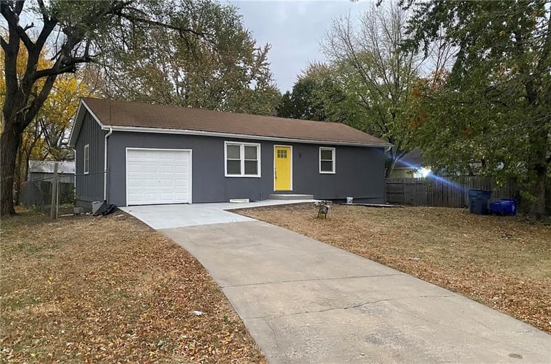 9201 W 98th Ter, Overland Park, KS 66212