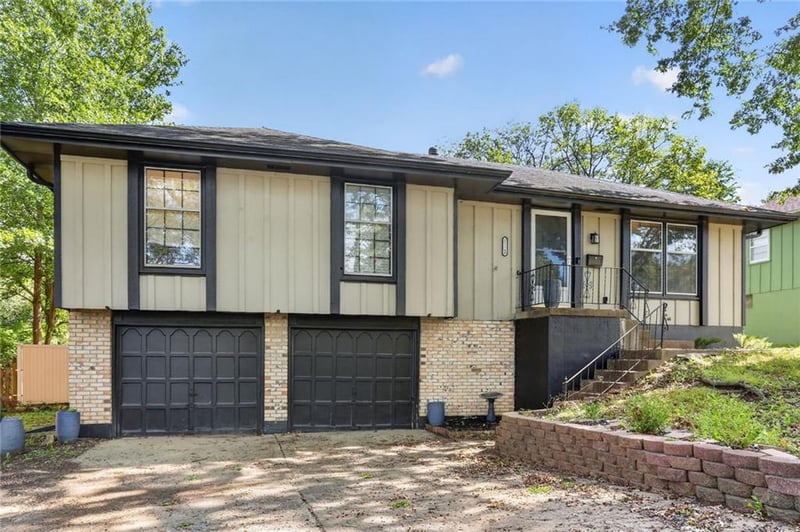 11149 Spring Valley Rd, Kansas City, MO 64134