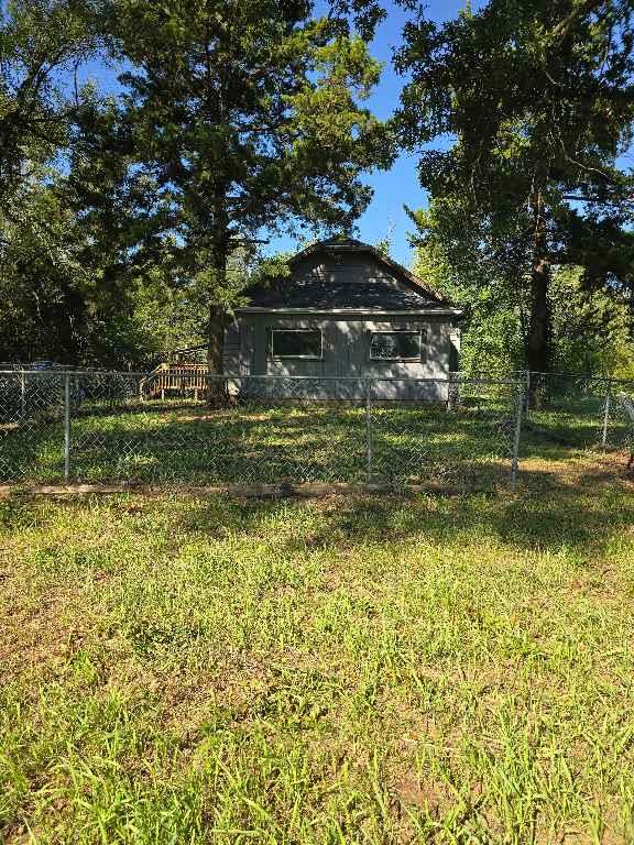 26669 New Lawrence Dr, Lansing, KS 66048