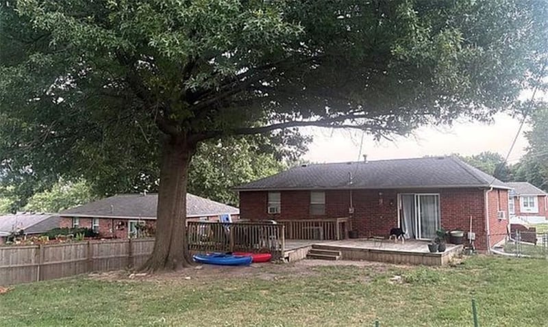 16904 E 35th Ter S, Independence, MO 64055