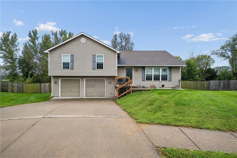 8416 N Winfield Ave, Kansas City, MO 64153
