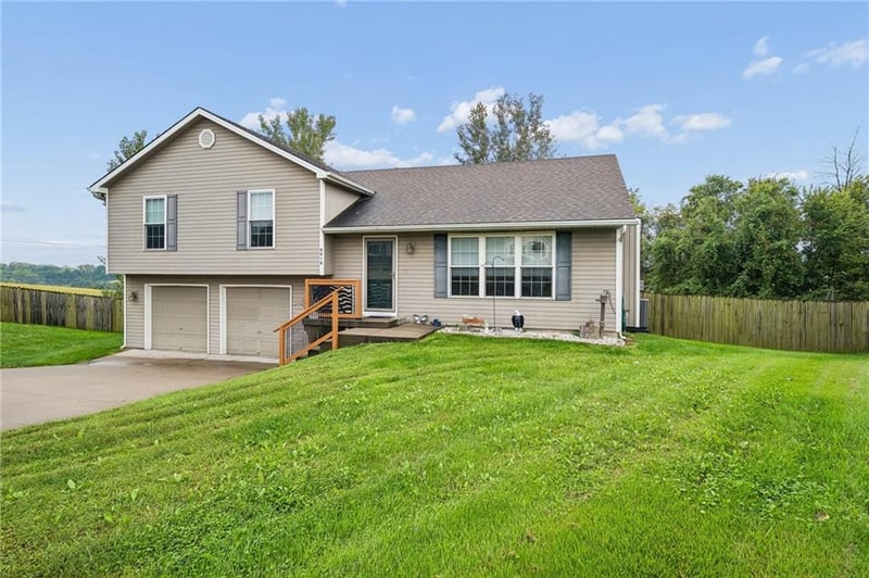 8416 N Winfield Ave, Kansas City, MO 64153