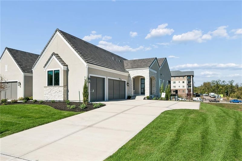 13727 Pembroke Ln, Leawood, KS 66224