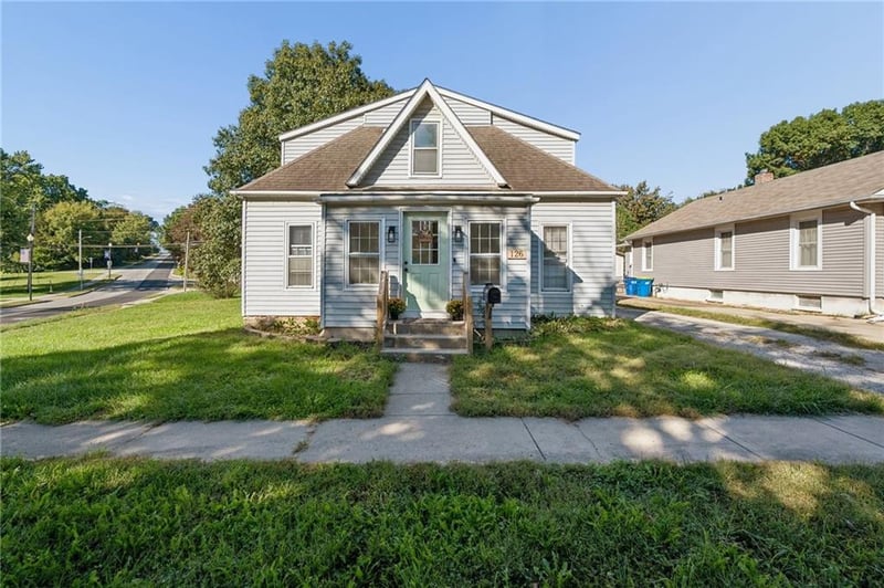 126 S Fairview Ave, Liberty, MO 64068