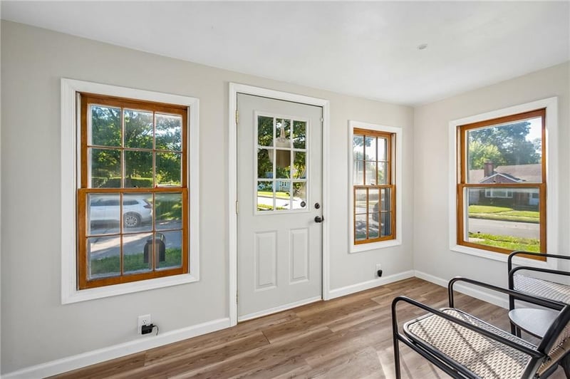 126 S Fairview Ave, Liberty, MO 64068