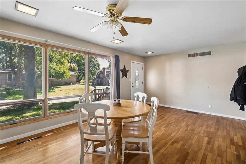 412 S Cedar St, Gallatin, MO 64640