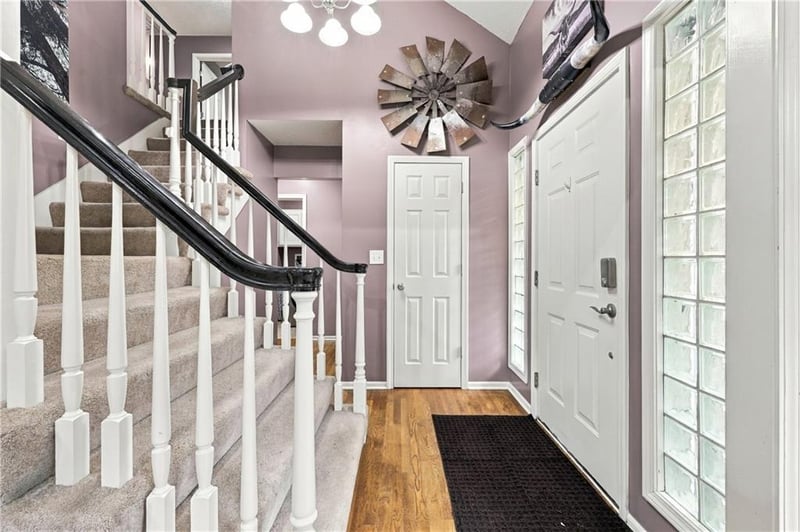 3650 SW Kimstin Cir, Blue Springs, MO 64015