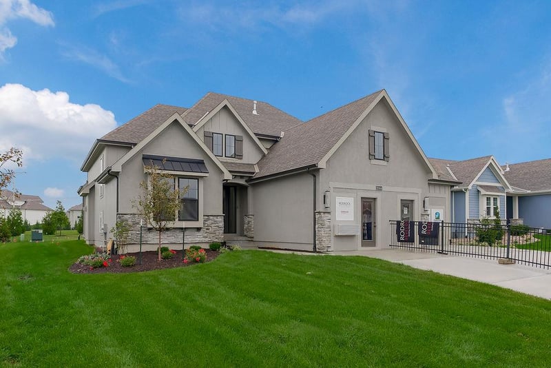 24577 W 124th Ter, Olathe, KS 66061