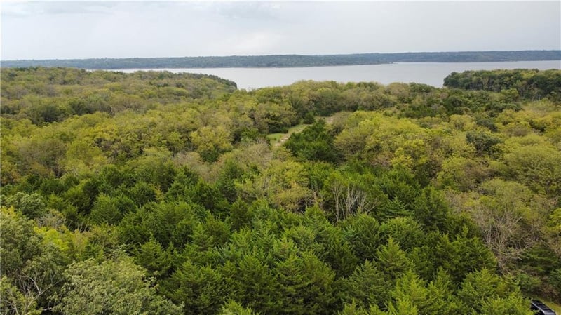 0 Locust Dr, Ozawkie, KS 66070