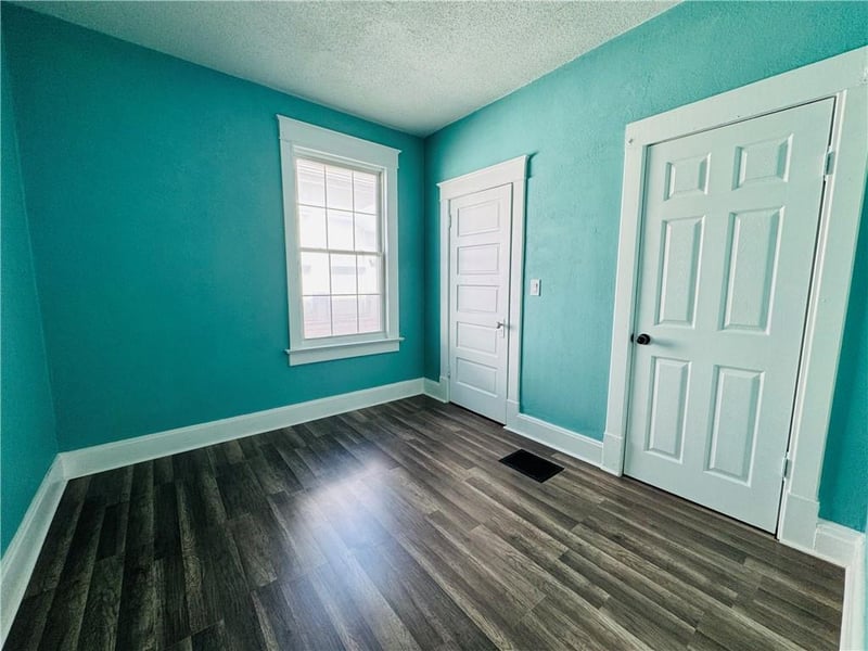 433 N Oakley Ave, Kansas City, MO 64123