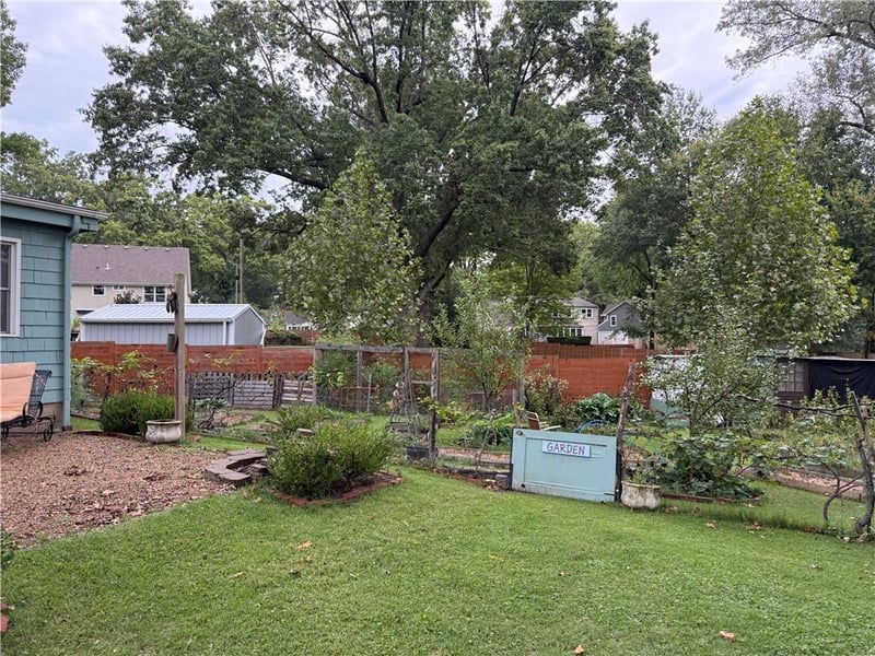 4605 W 72nd Ter, Prairie Village, KS 66208