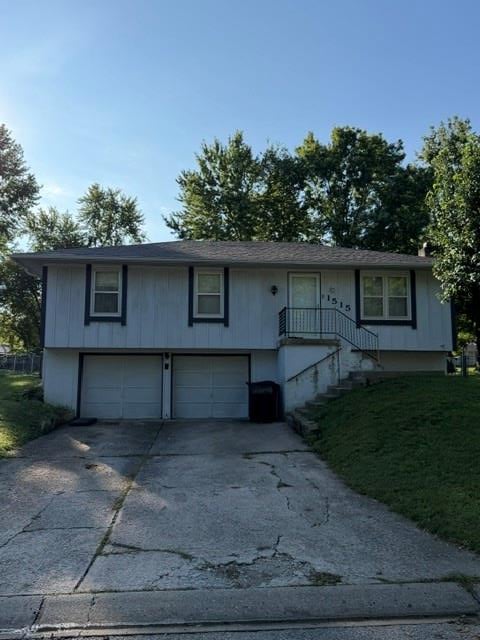 1515 SE 15th Pl, Oak Grove, MO 64075