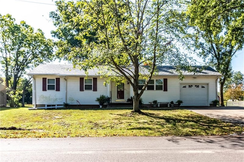 305 Hillcrest Dr, Windsor, MO 65360