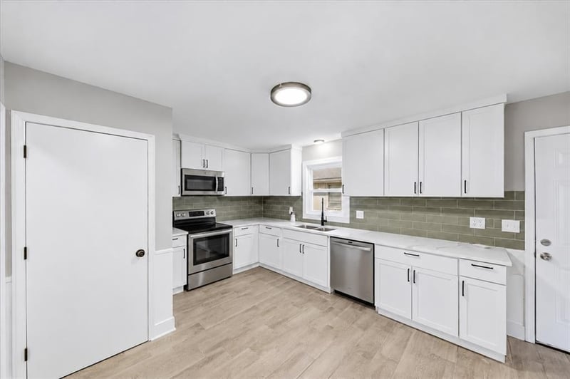 1704 E 79th St, Kansas City, MO 64131