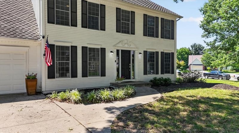 713 NW Eagle Ridge Cir, Lee's Summit, MO 64081