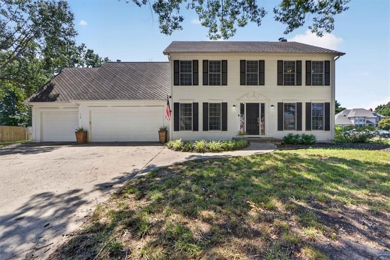 713 NW Eagle Ridge Cir, Lee's Summit, MO 64081