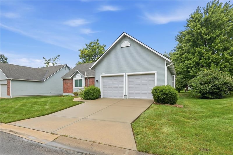 15724 Travis St, Overland Park, KS 66223