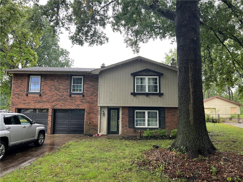 5309 NE 57th St, Kansas City, MO 64119
