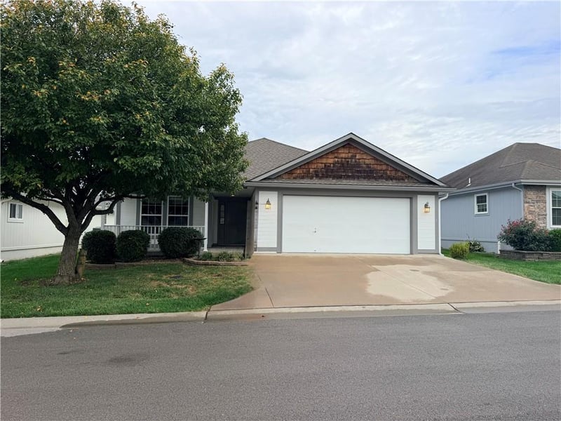 521 Galaxy Ln, Raymore, MO 64083
