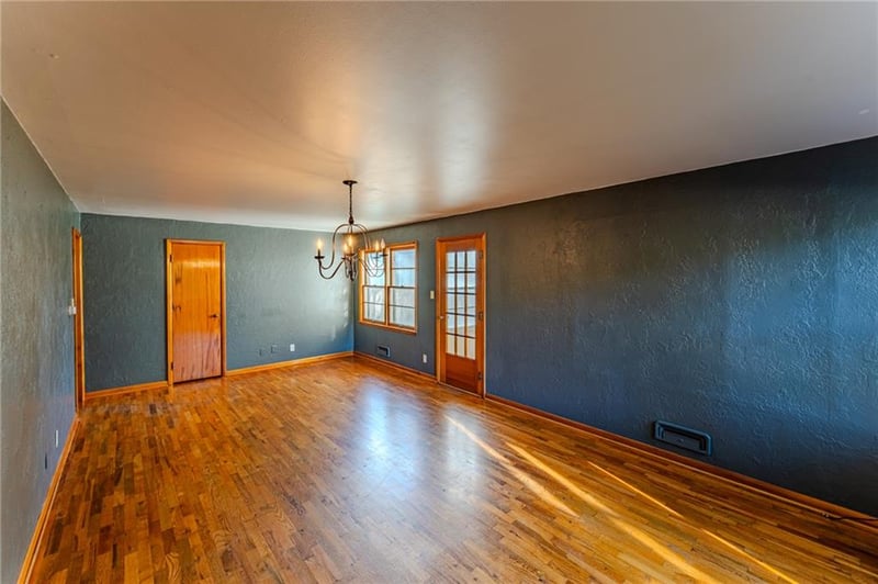 404 N State St, Yates Center, KS 66783