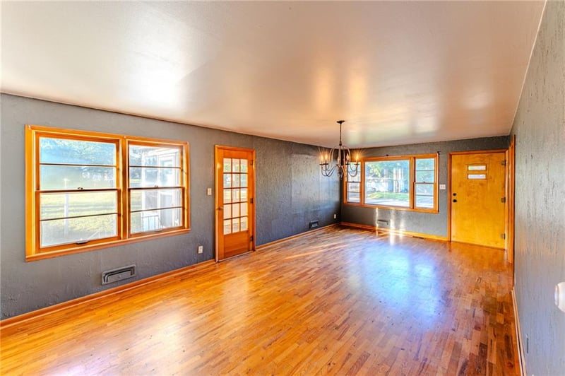 404 N State St, Yates Center, KS 66783