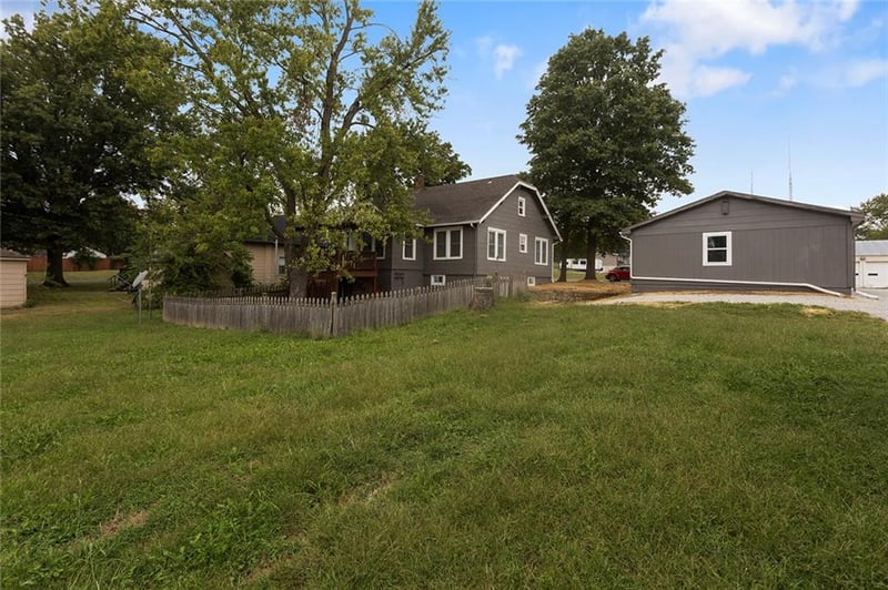 203 E 2nd St, Freeman, MO 64746