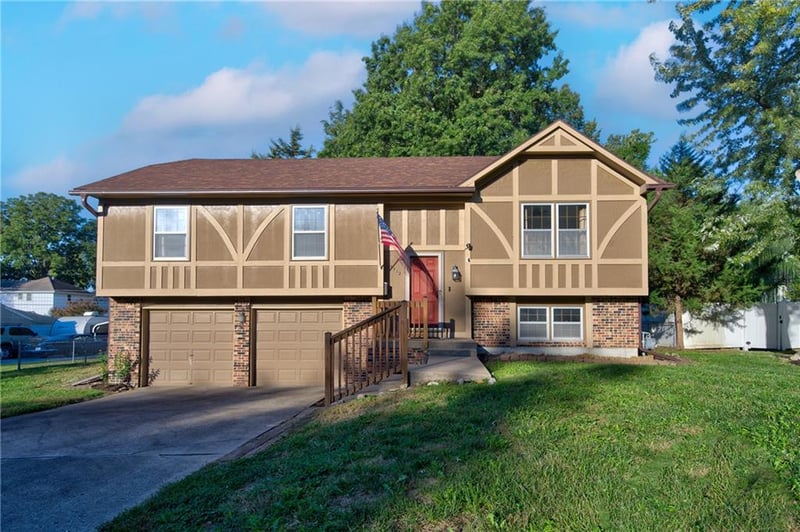 5712 Long Ave, Shawnee, KS 66216