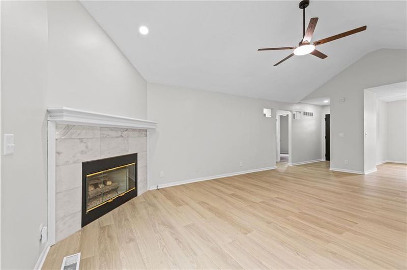 1203 E 118 Ter, Kansas City, MO 64131
