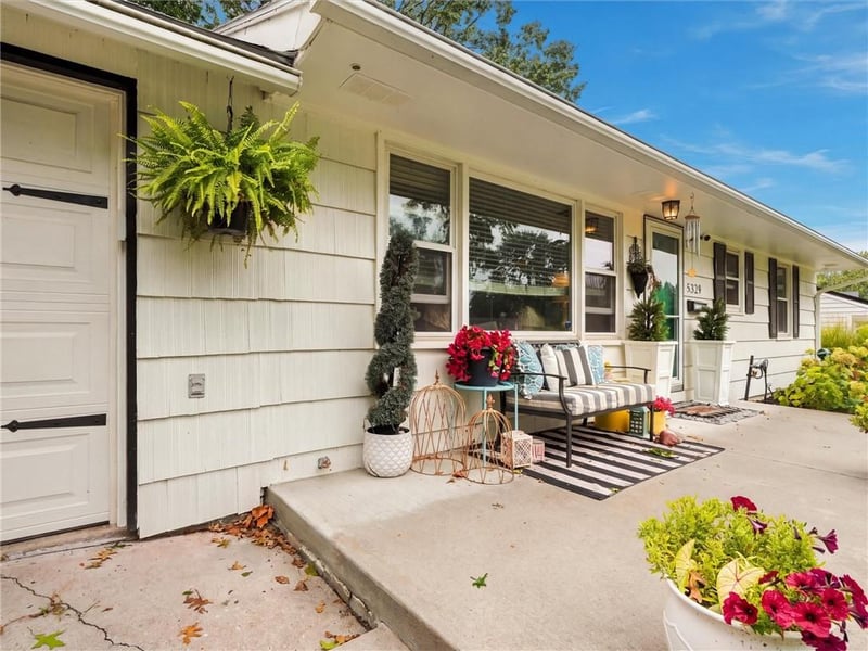 5329 N Michigan Ave, Kansas City, MO 64118