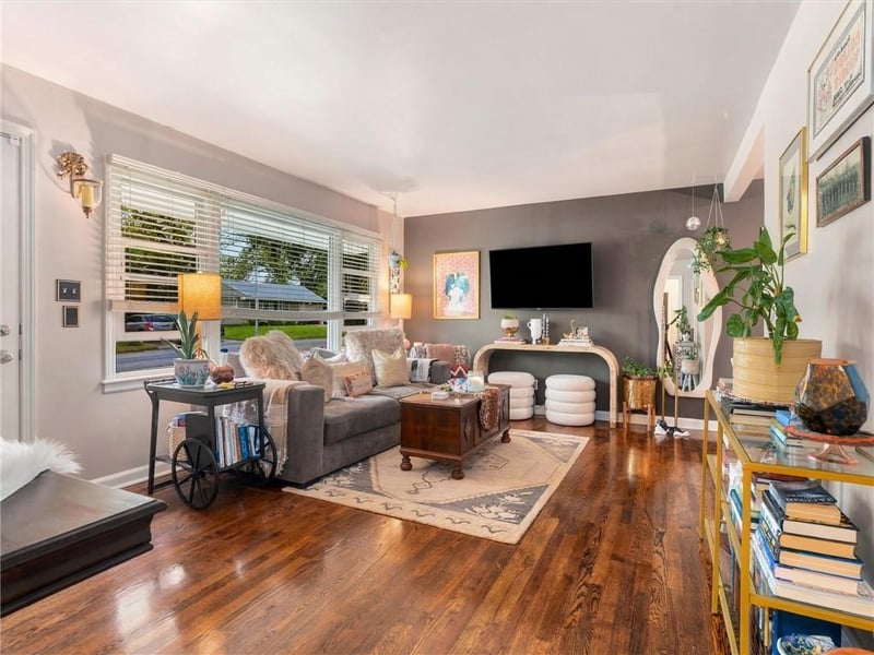 5329 N Michigan Ave, Kansas City, MO 64118