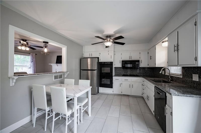 10708 E 32nd St, Independence, MO 64052