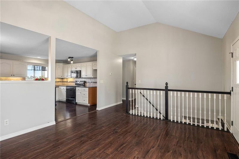 714 Harris Ln, Cameron, MO 64429