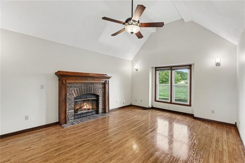 26503 283rd St, Harrisonville, MO 64701