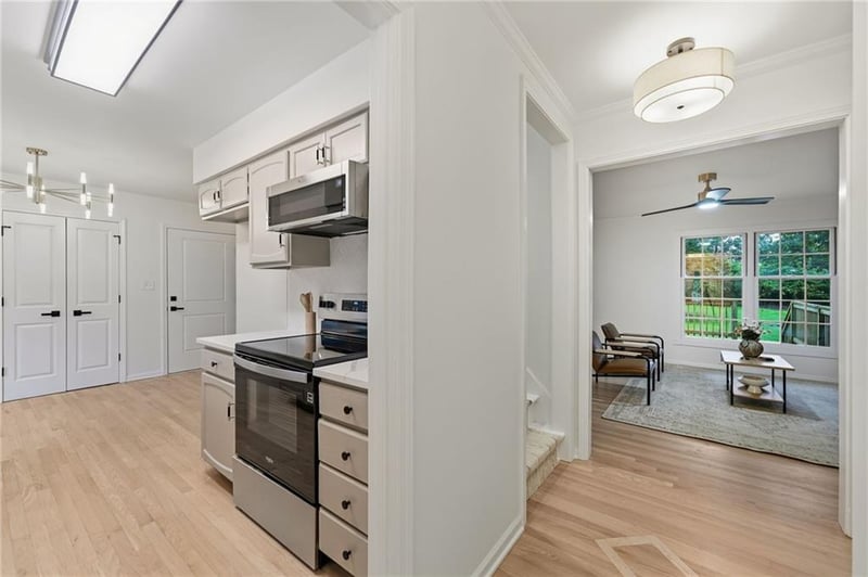 609 SW Elwood Dr, Lee's Summit, MO 64081