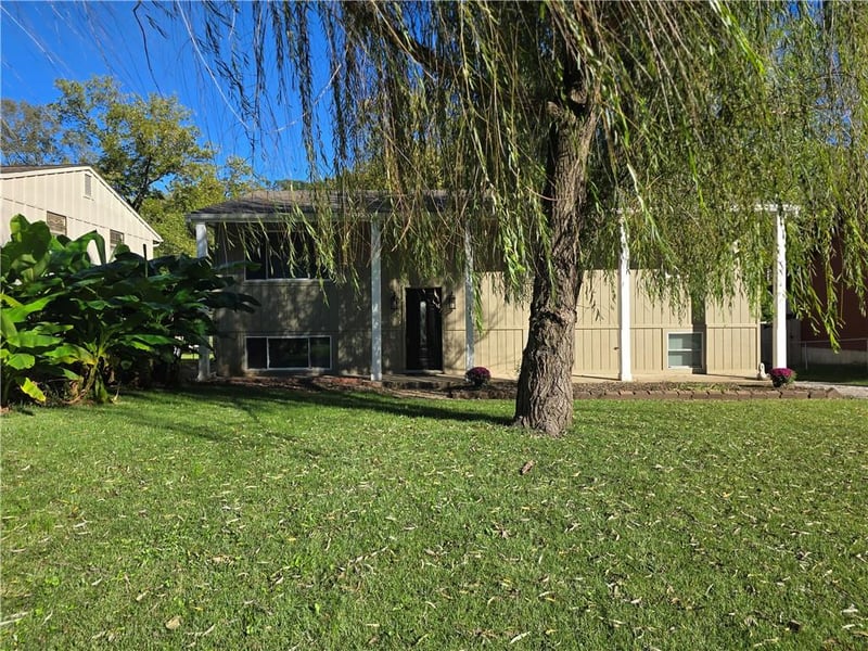 4961 NW Woody Creek Ln, Kansas City, MO 64151