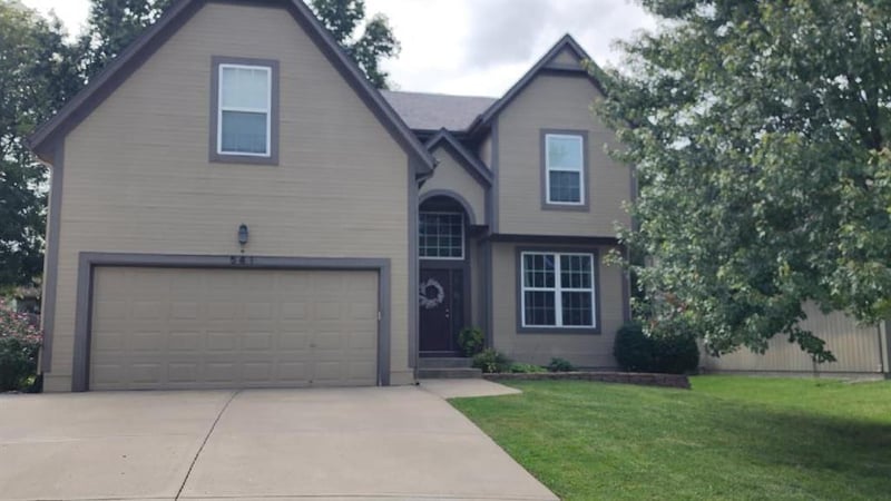 541 E Mockingbird St, Gardner, KS 66030
