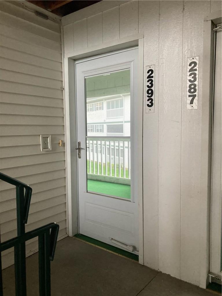 2393 NE 68th St, Gladstone, MO 64118