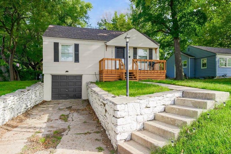 10812 E 59th St, Raytown, MO 64133