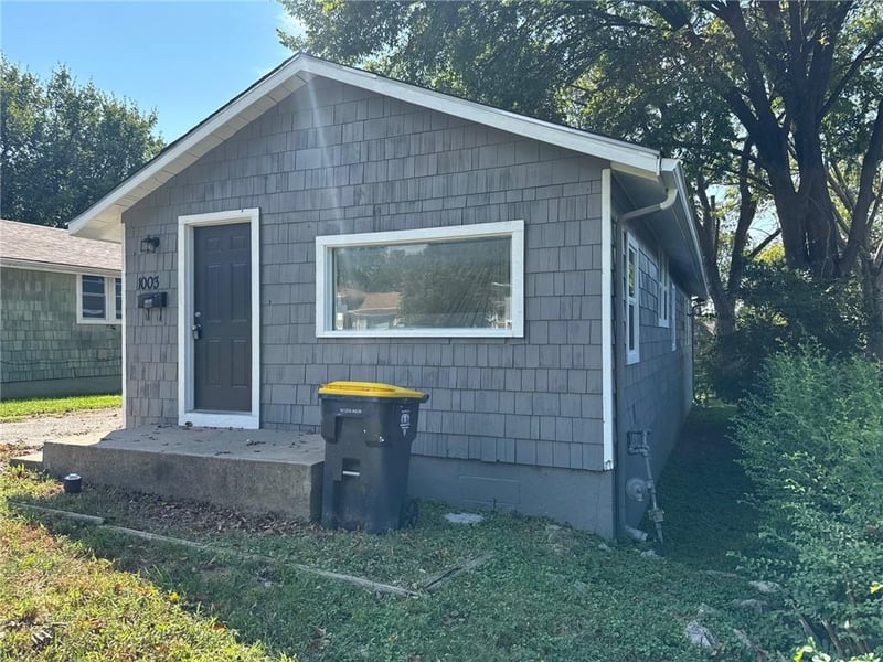 1003 E 83rd Ter, Kansas City, MO 64131