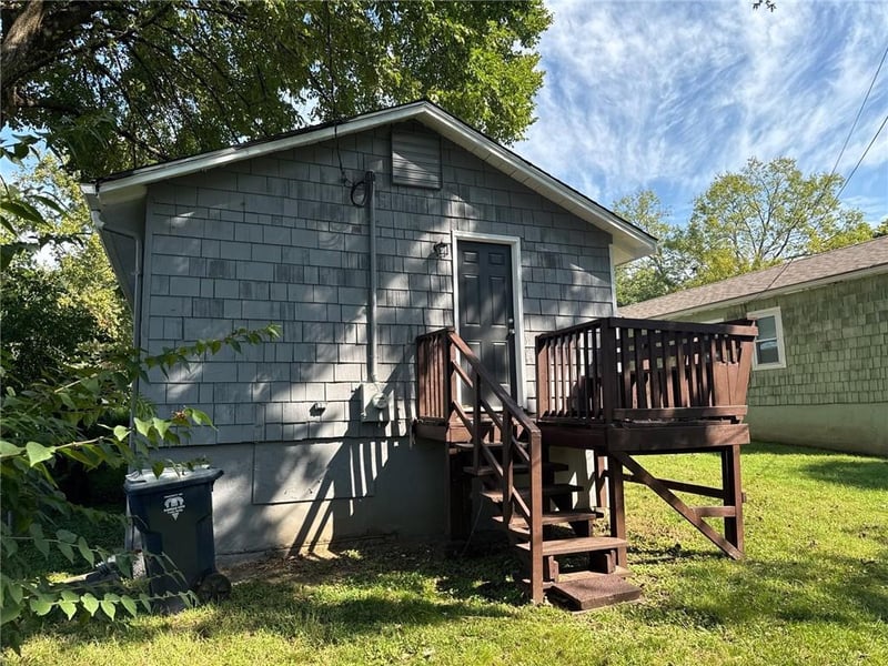 1003 E 83rd Ter, Kansas City, MO 64131