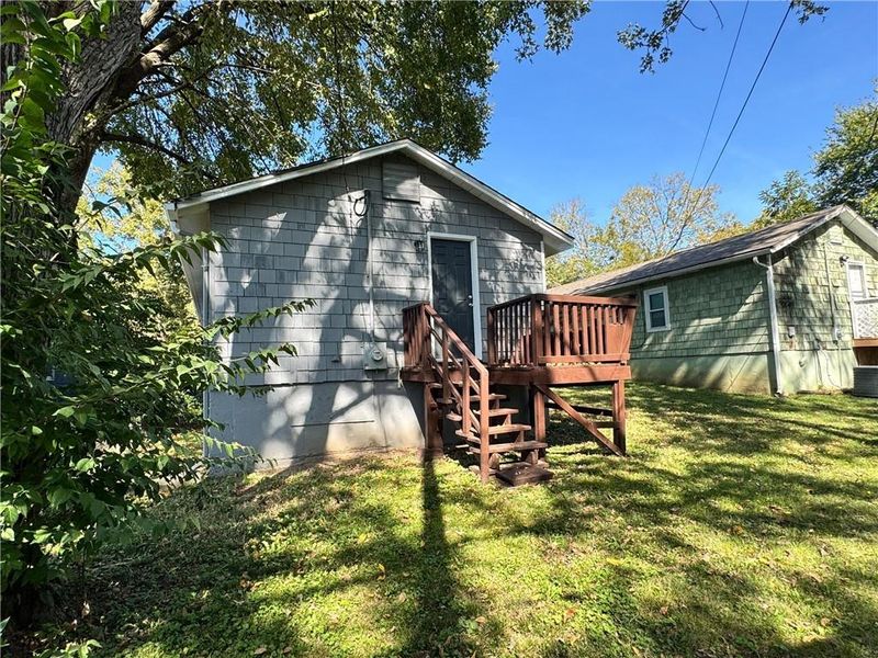 1003 E 83rd Ter, Kansas City, MO 64131