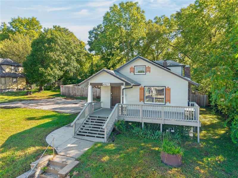 4927 Woodland Ave, Kansas City, MO 64110