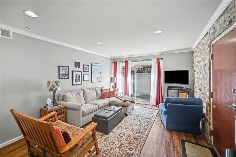 5004 Baltimore Ave #103, Kansas City, MO 64112