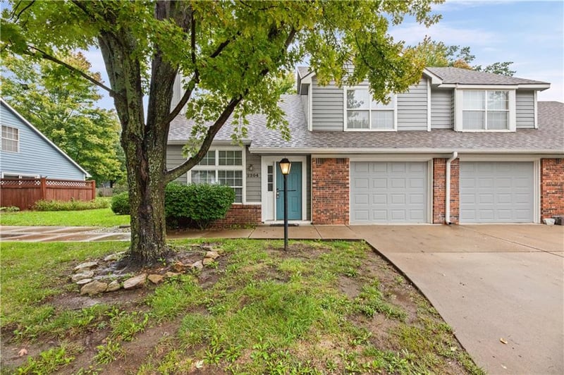 2204 Breckenridge Dr, Lawrence, KS 66047