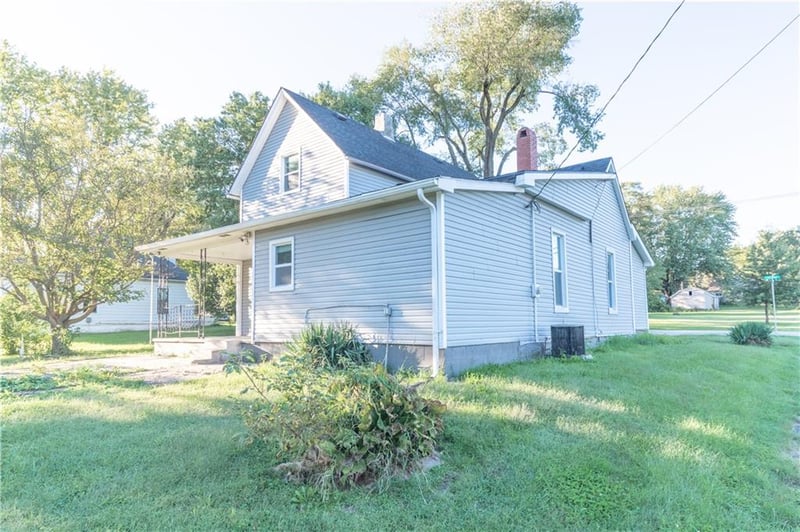202 W Chestnut St, Savannah, MO 64485